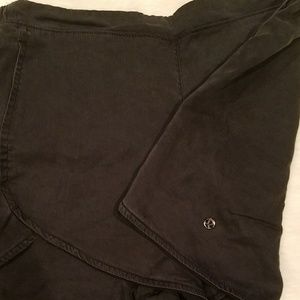Lululemon casual black shorts size 6